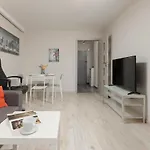 Comfort & Style Center By Renters