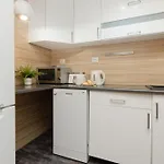 Comfort & Style Center By Renters