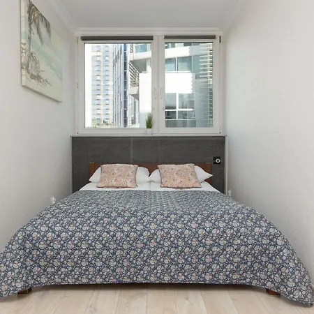 Comfort & Style Center By Renters