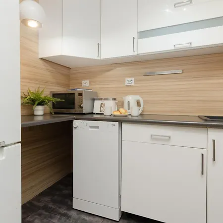 Comfort & Style Center By Renters