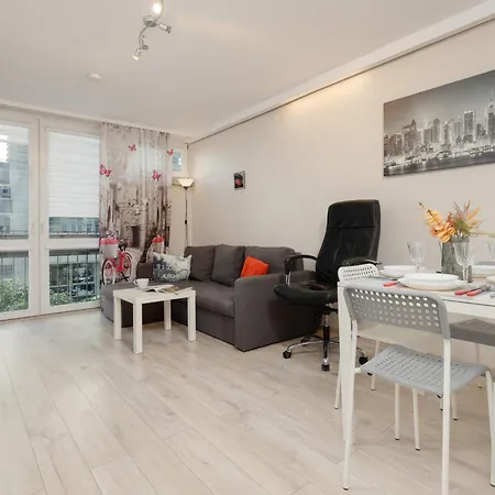 Comfort & Style Center By Renters * ורשה