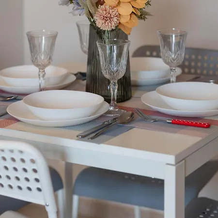 Comfort & Style Center By Renters Apartment *