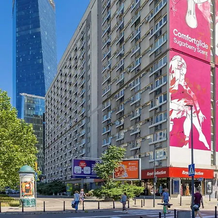 Comfort & Style Center By Renters