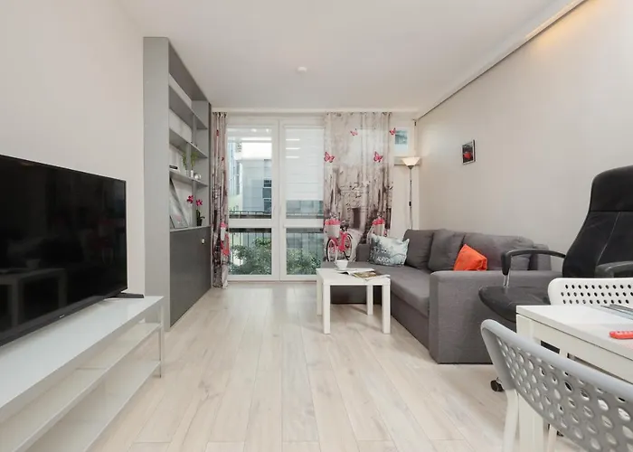 Comfort & Style Center By Renters * Varsó