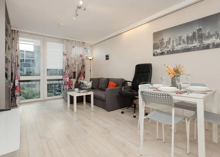 Comfort & Style Center By Renters * Varsó